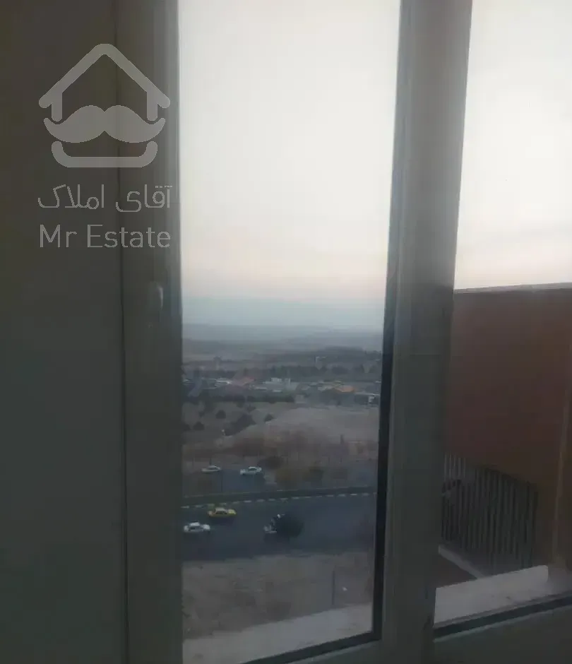 ۸۵ متر ۲ خواب ویو عالی صنایع دفاع قدیم