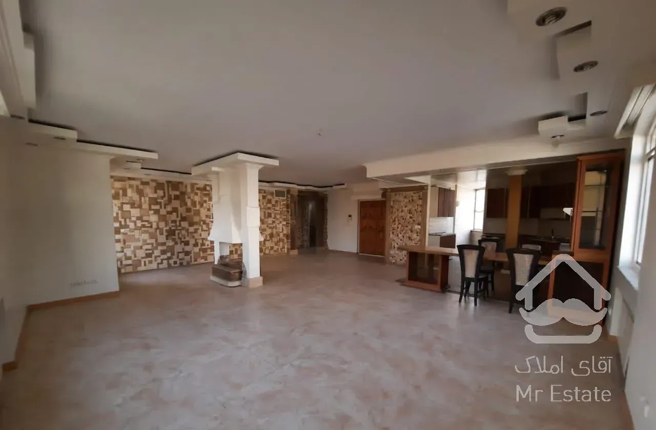 ۱۵۰ متر ، پدیده‌ای‌ از نور و نقشه ، شهران