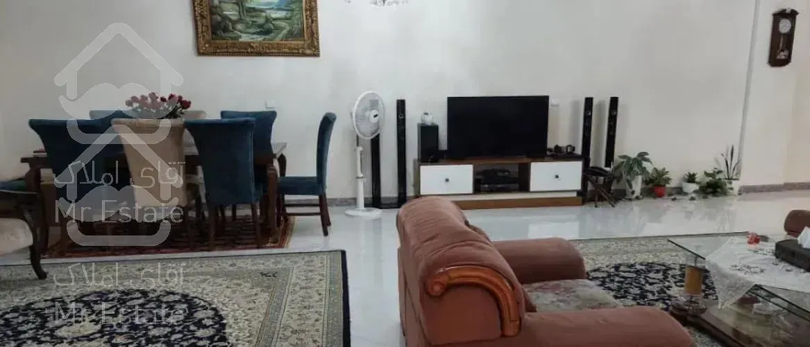 فروش خانه۳۰۰متر۱۳ساله دیزاین  دریاچه راه اهن