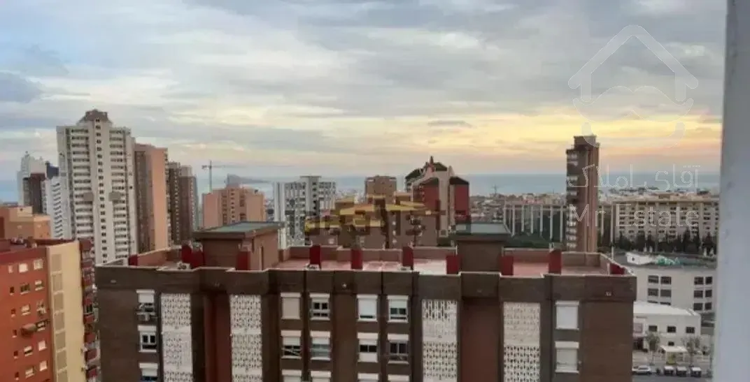 معاوضه یک واحد در شهر ساحلی اسپانیا،...