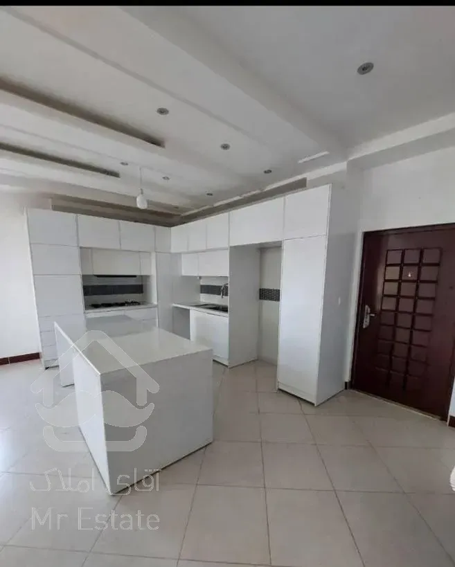 ۹۵ متر طالقانی/ طبقه سوم / اعیان نشین