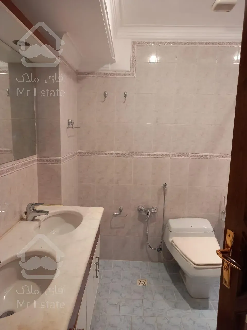 اجاره و رهن آپارتمان کامرانیه 220  متر اکازيون