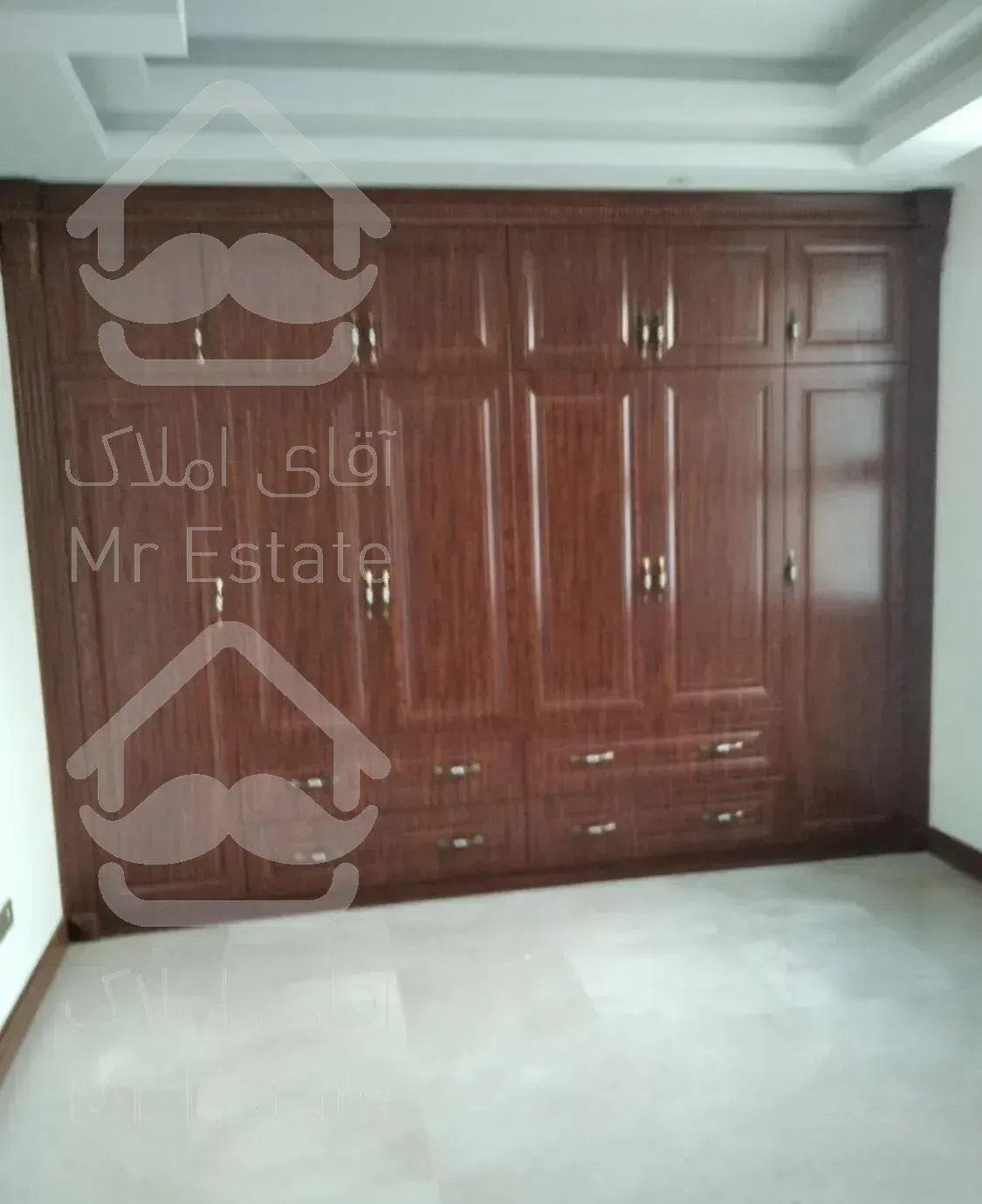 نوساز ۲۱۶ متری ۳ خوابه فلکه اول