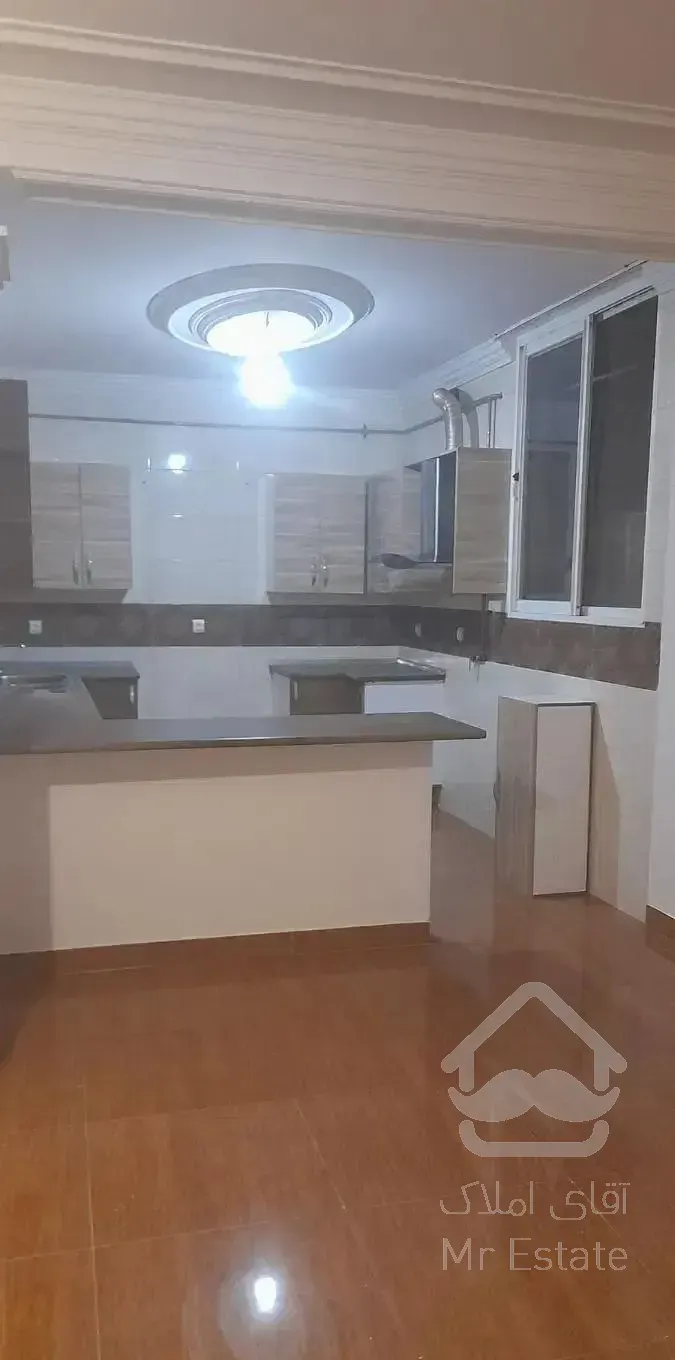 ۱۰۰ متری خاقانی تمیز ام دی اف با پارکینگ