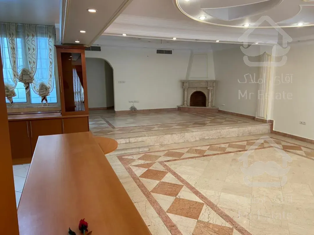 215 متر آپارتمان سازمان برنامه مرکزی