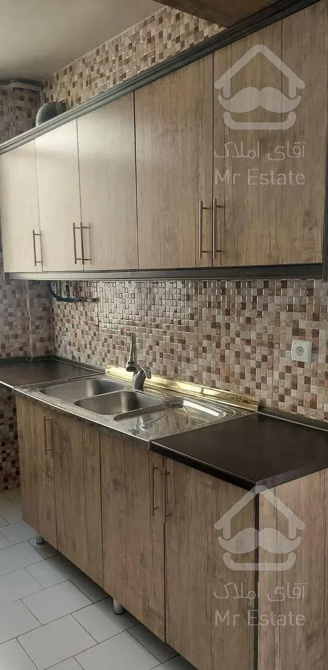 ۵۰ متر میدان شهدا بحر خشکبارچی غربی طبقه دوم