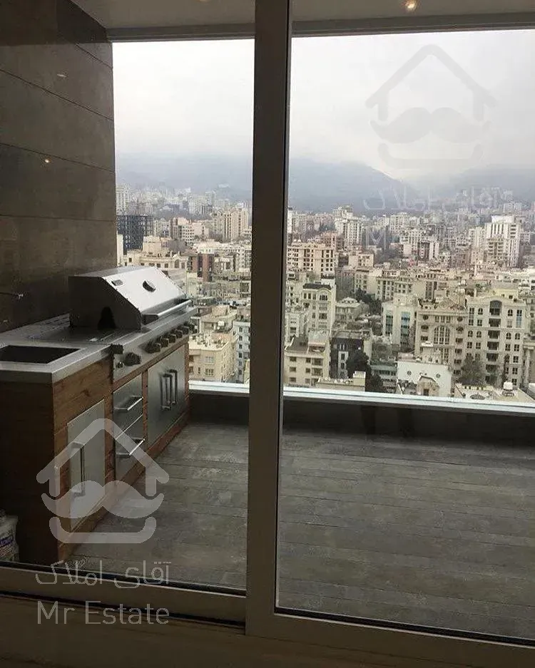 طبقه هفتم تراس بزرگ قابل چیدمان