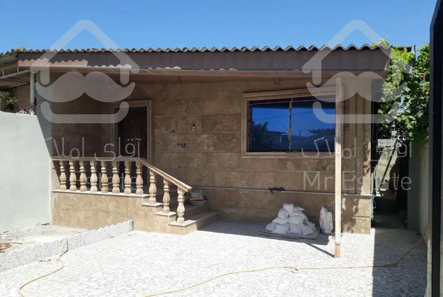 متراژ زمین۱۸۰ زیربنا ۹۰ خیابان ولیعصر ۲۱کوچه ۸متری