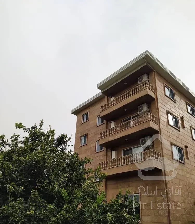 فروش آپارتمان ۱۶۸ متر طبقه دوم سند تکبرگ مالک هستم