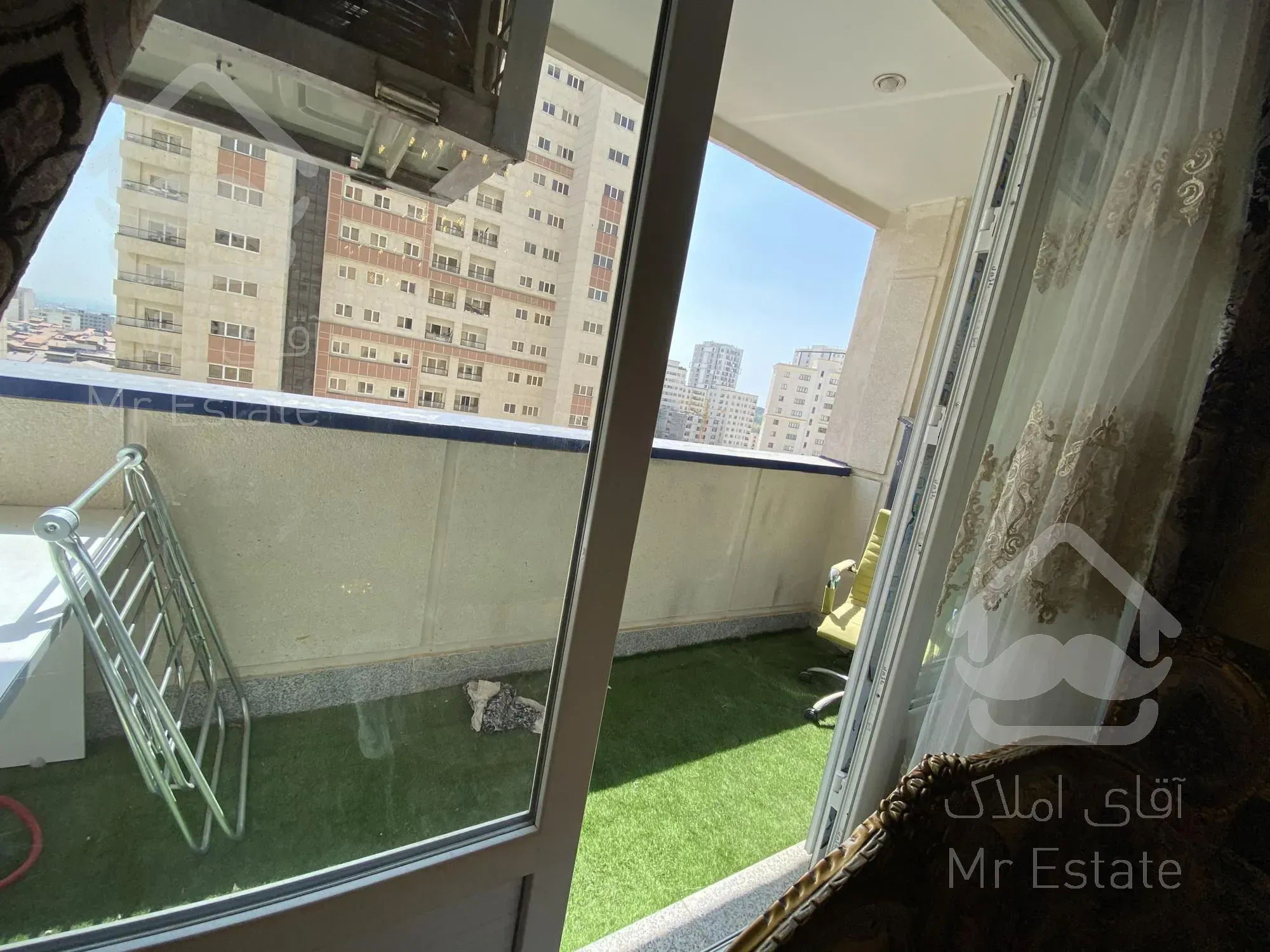 ۱۳۰ متری دریاچه چیتگر کوهک فول لاکچری و خوش نقشه