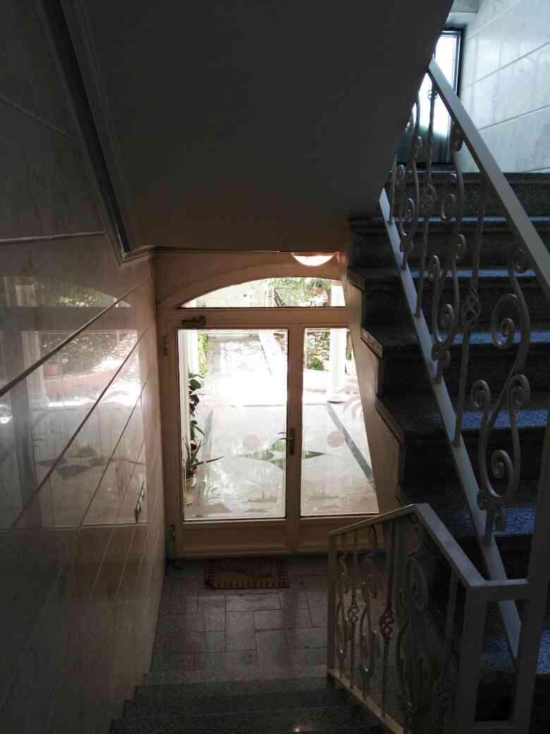 ۱۸۵ متر تکواحدی سه خواب فول کاشانی گلها