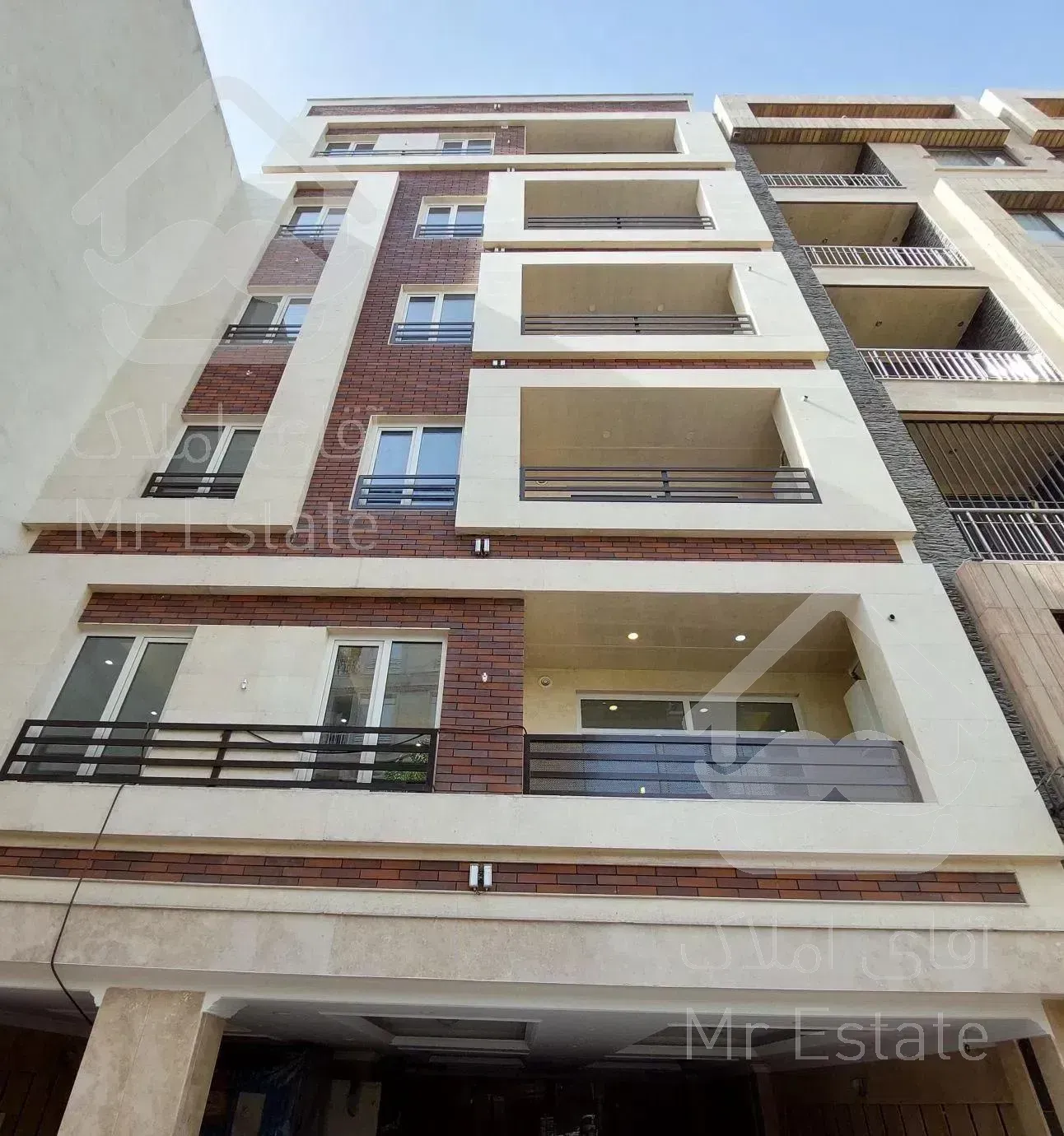 ۴۶۴متر مستغلات تکواحدی تهاتر و فروش/ نوساز/ بی‌نقص