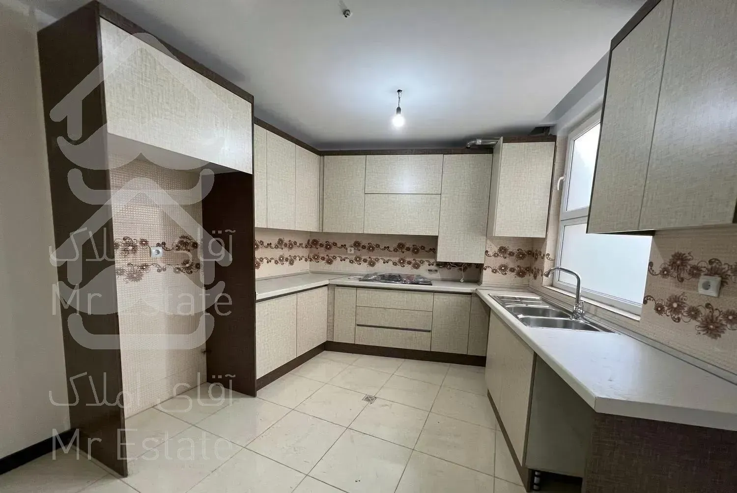 77متر/ فول امکانات با لابی/ خوش نقشه/ شهر زیبا