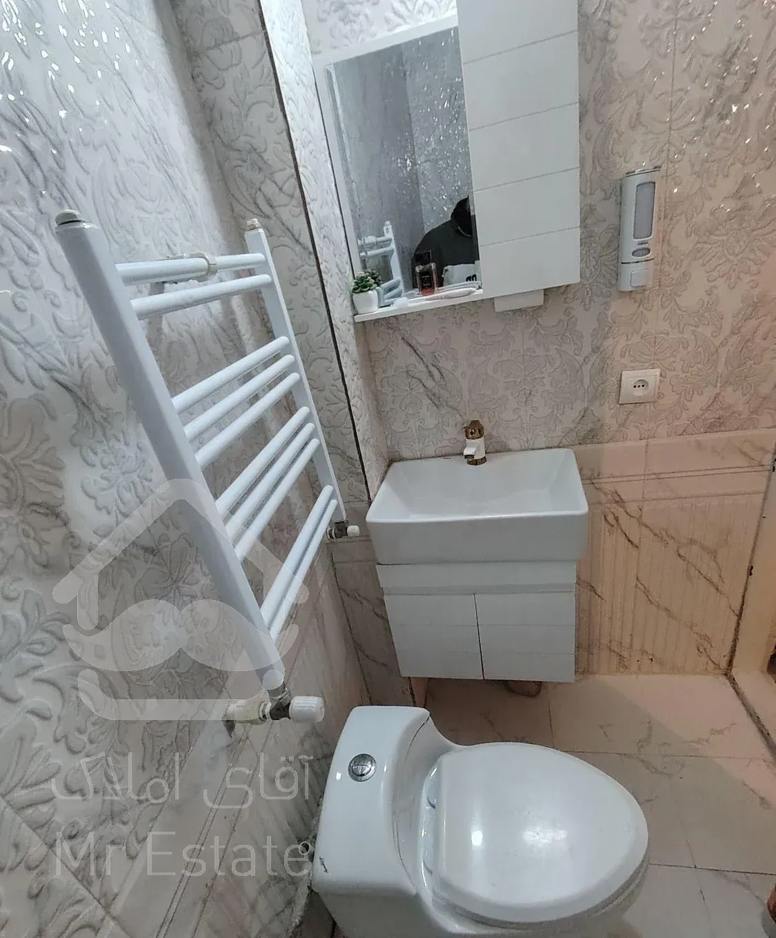 اپارتمان پارکینگ دار25متری طبقه اول فول بازسازی