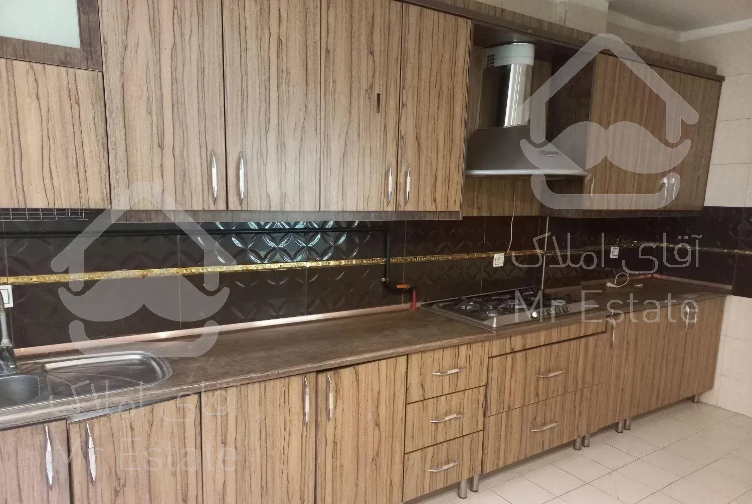 ۱۳۰متر ۳خواب  ویو باغ.  ولیعصر باغ فردوس