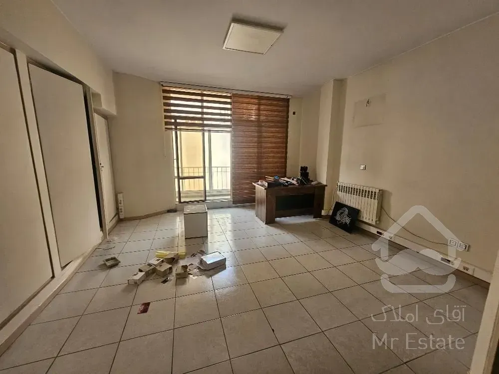 100مترسعادت آباد*موقعیت اداری*۴۰متر حیاط اختصاصی