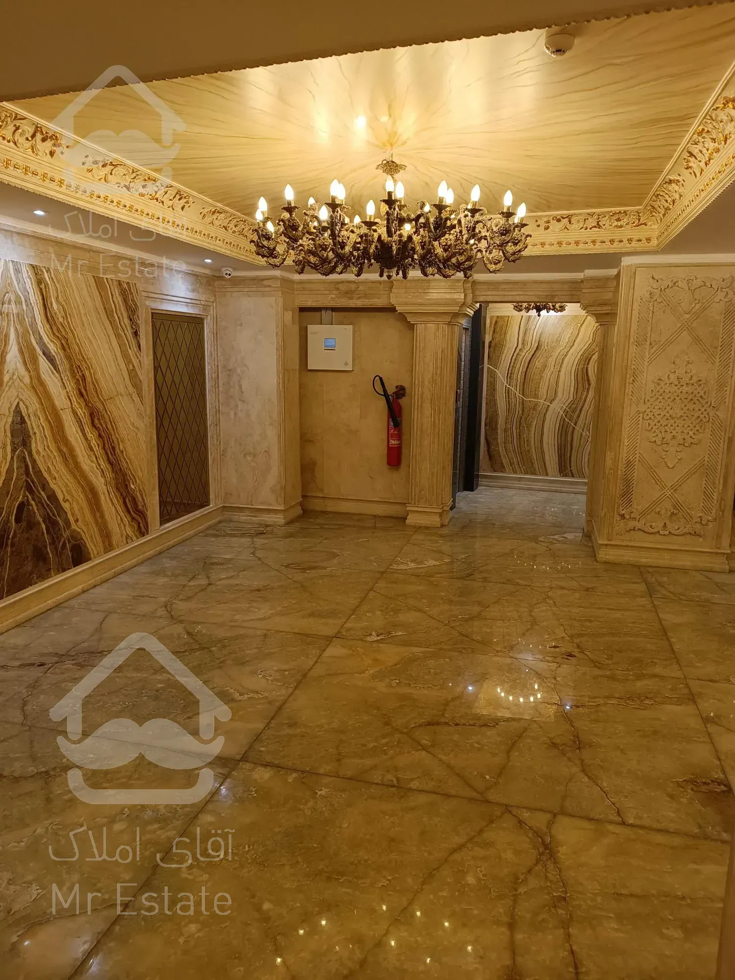 کاشانی ستاری ساختمان ۱۰۰٪ موقعیت اداری سندمسکونی ۲۵۰۰ متر مفید یکجا واگذار میگردد