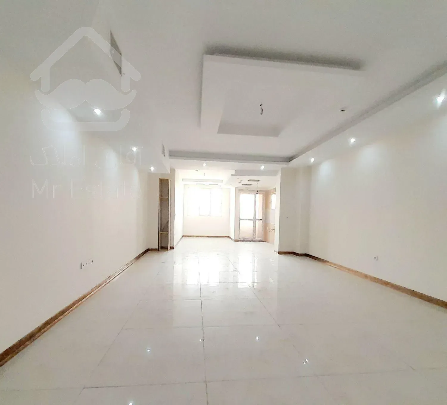 لعل آخر / ۱۲۵ متر / نوساز / ۲ پارکینگ