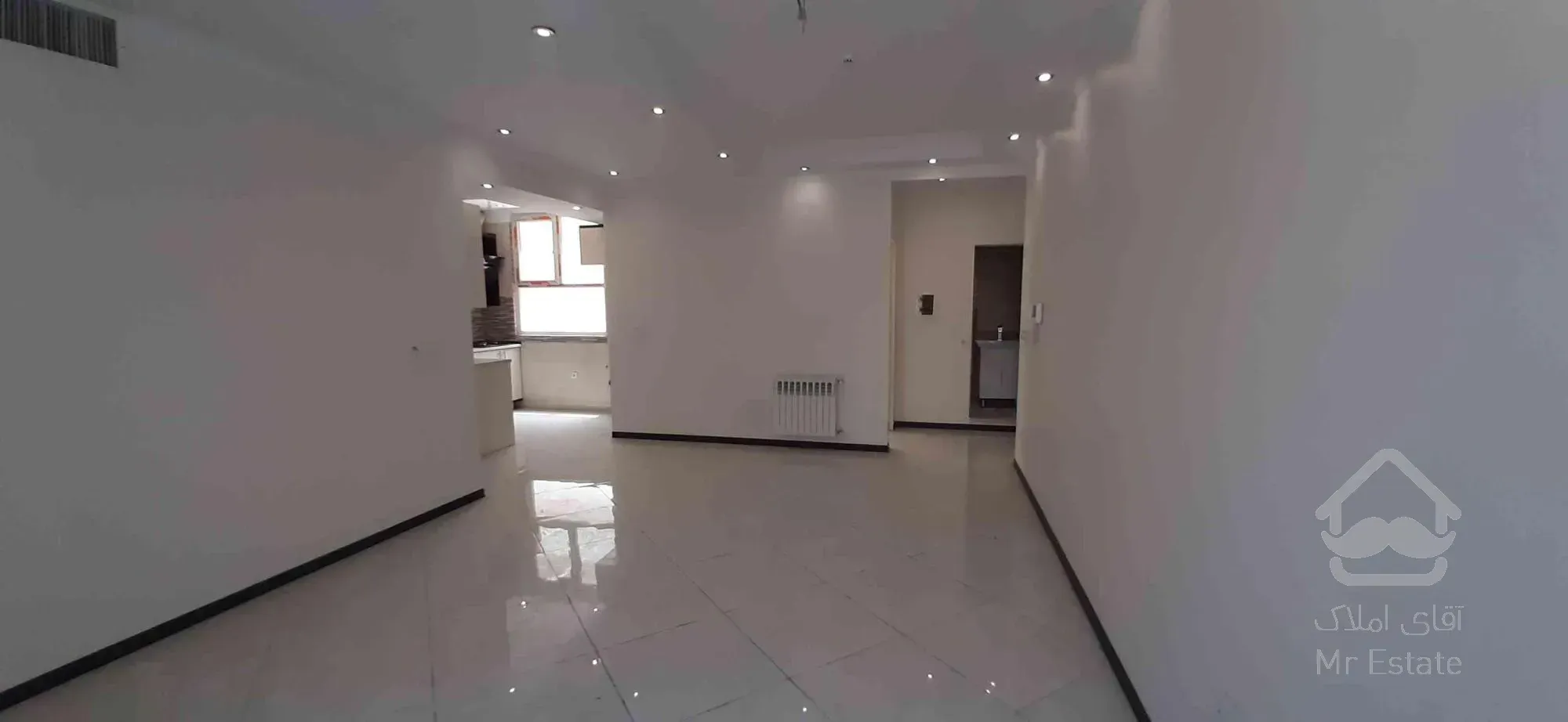 ۷۰ متر نوساز بلوار فردوس شرق 