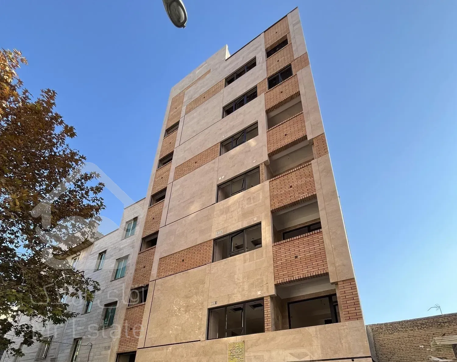 آپارتمان 130 متری، سه خواب، طبقه پنجم