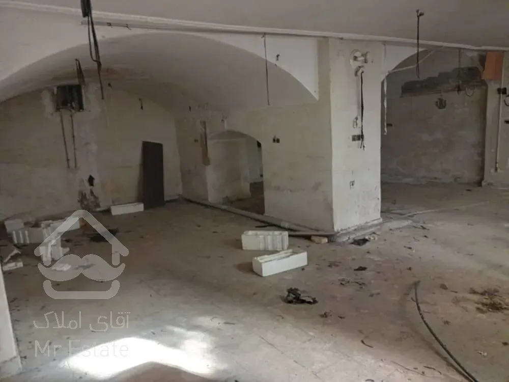 230متر ویلایی قدیمی درختکاری - دو نبش