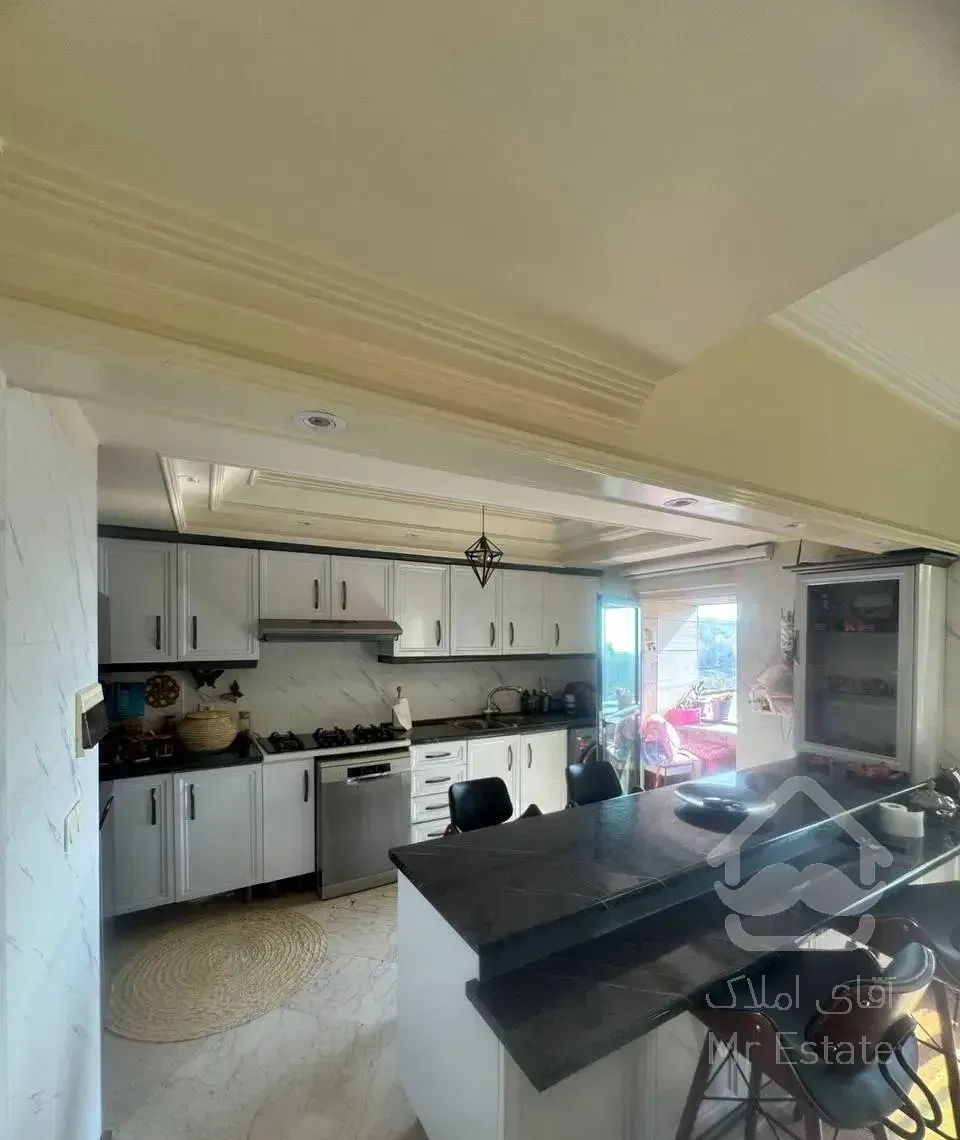 ۹۰متری/۲خوابه/غرق‌نور/ساقدوش