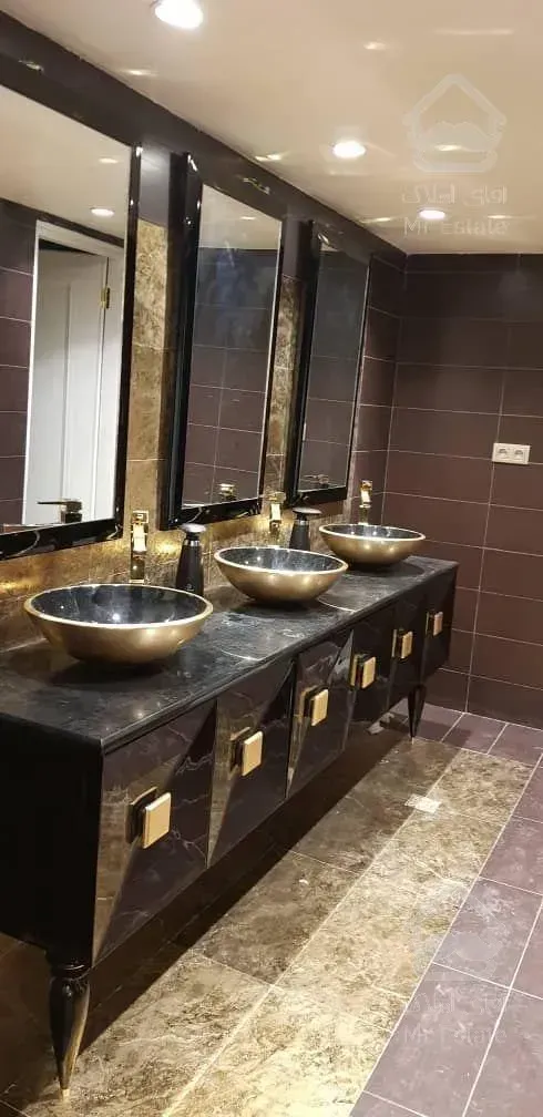 خرید و فروش آپارتمان مسکونی 275 متری در نیاوران