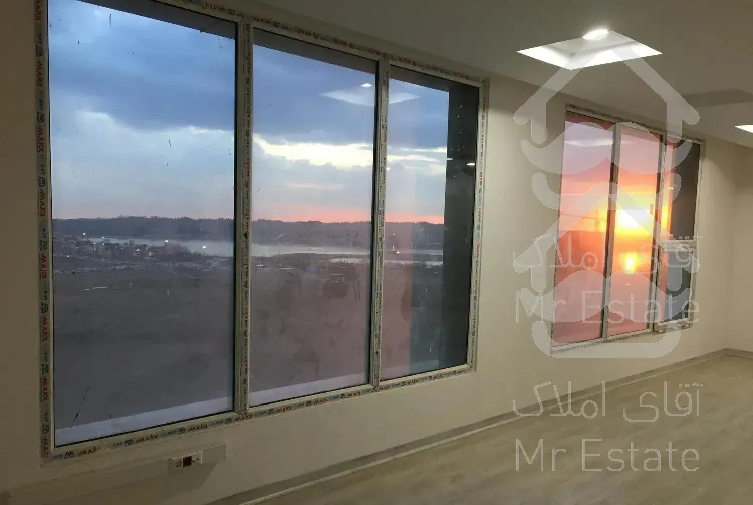 114 متر سند اداری،ویو دریاچه،باملند