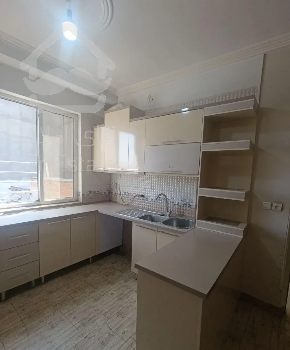 ۴۵متری/اسانسور/پارکینگ/انباری