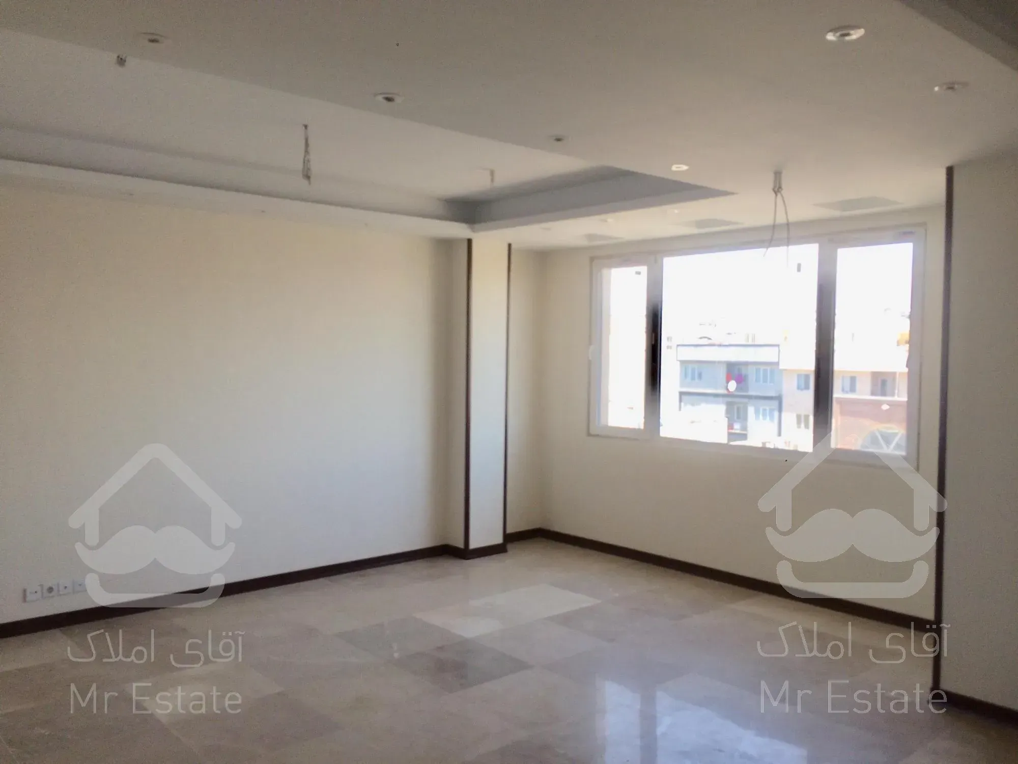 ۹۰متر آپارتمان مسکونی اباذر