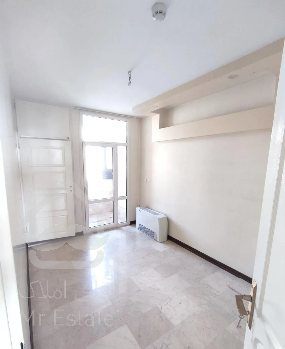 ۸۴ متر با پارکینگ و انباری // باهنر //