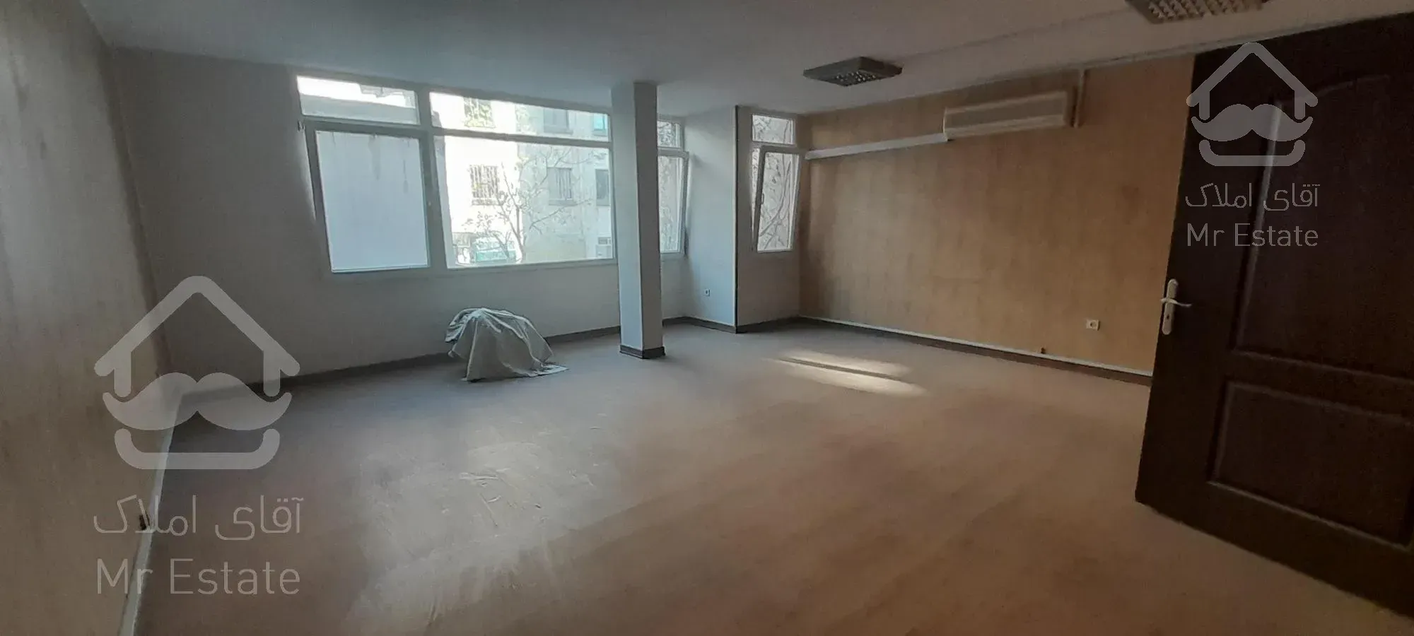 ۱۳۷ متر سند اداری شمال‌ جردن ۴ پارکينگ