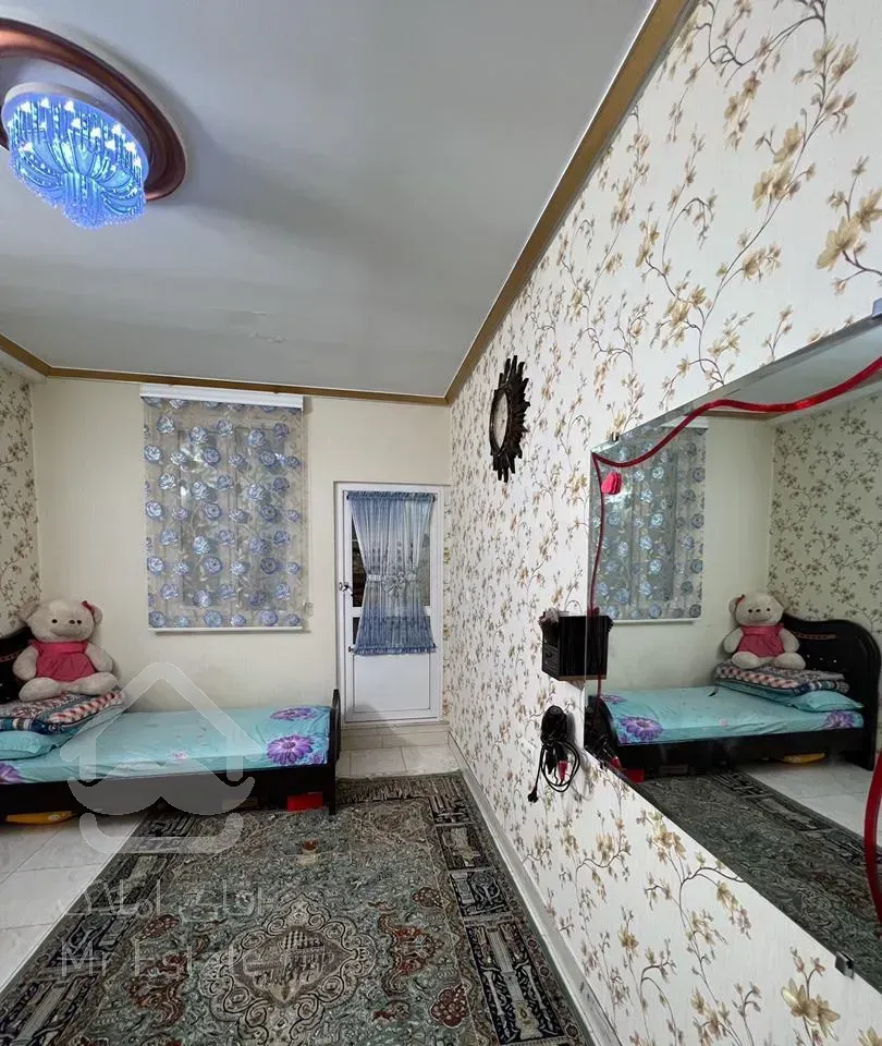 واحد ۱۳۰ متری فول امکانات