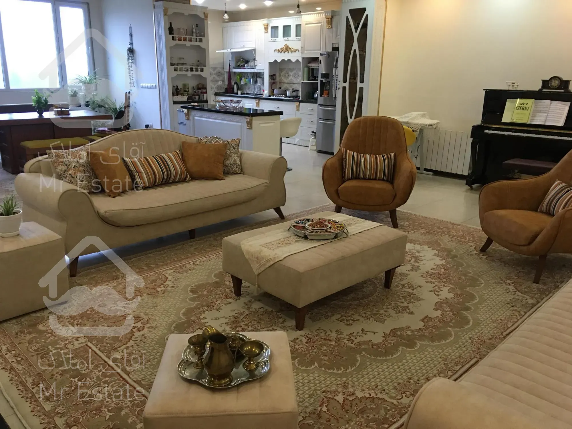 آپارتمان ١٥٠متري سه خواب تميز