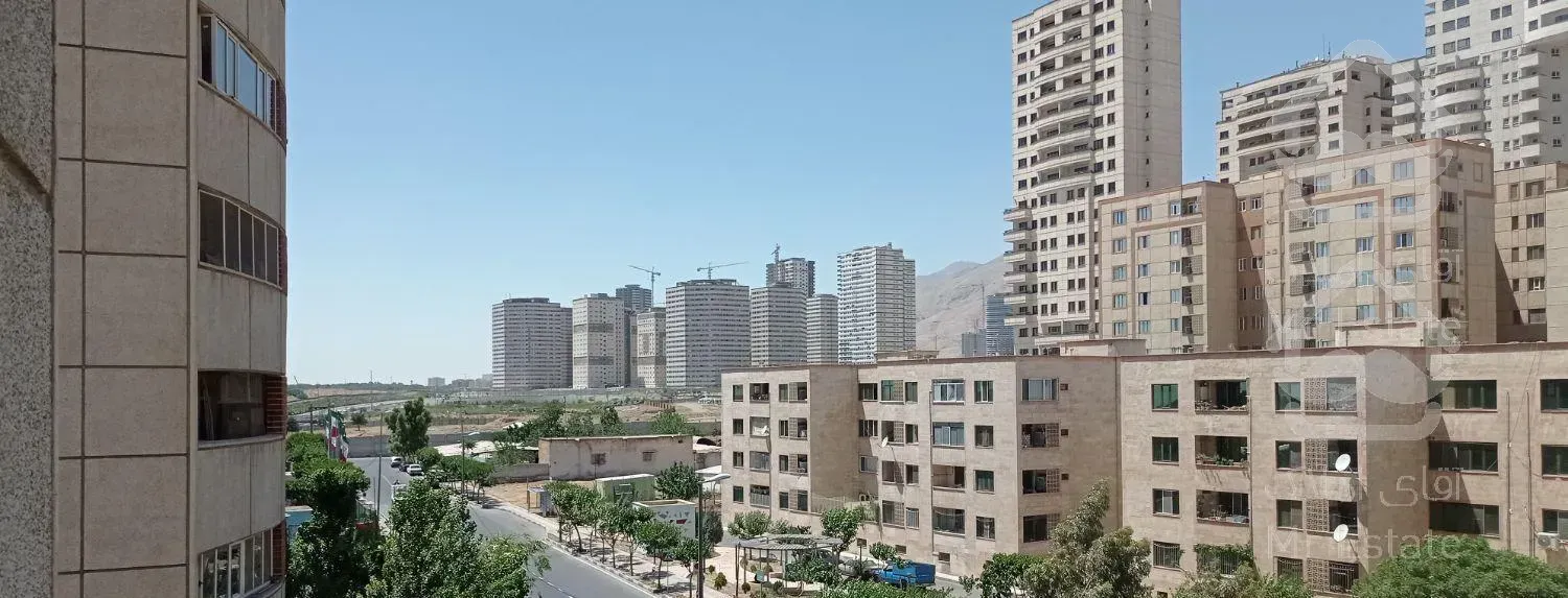 آپارتمان ۱۲۲ متر دو خوابه نقاشی شده تمیز