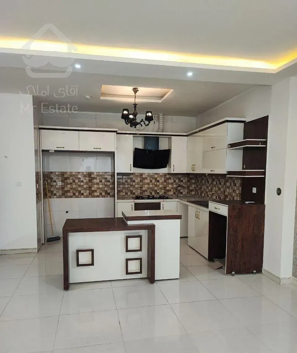 آپارتمان113متری/تک واحدی/سند آماده/اکبری