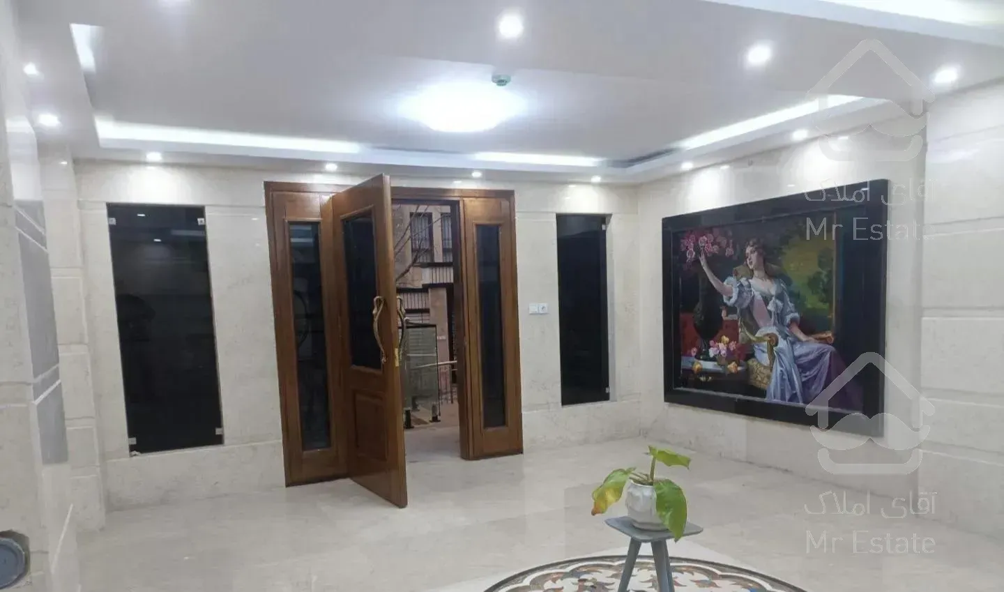 ۱۱۲متر طبقه سوم لابی سالن اجتماعات لارستان