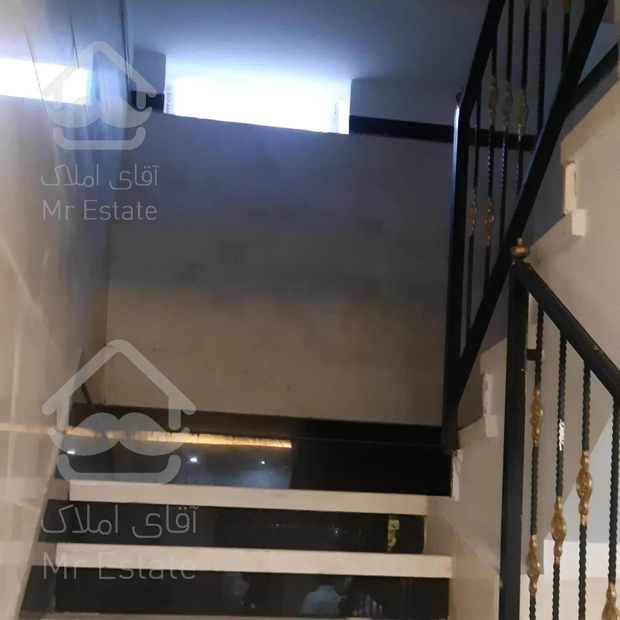 خرید واحد ۳ خواب ۱۵۰ متر مهرشهر فاز۴ خ ۴۱۰ غربی