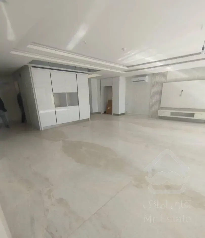 آپارتمان باغ دریاچه 185متر دوکله زیرقیمت