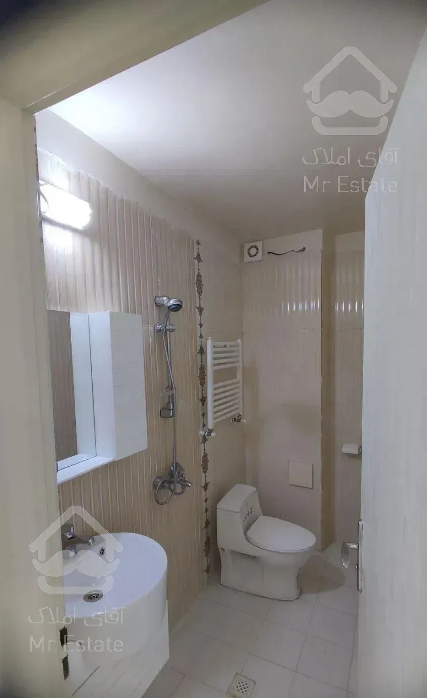 88متر 2 خوابه شیک دوپارکینگ شاهین شمالی