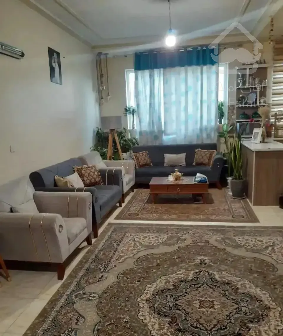 ۷۵متری/۲ خوابه /فول امکانات خوش نقشه سالن نورگیر