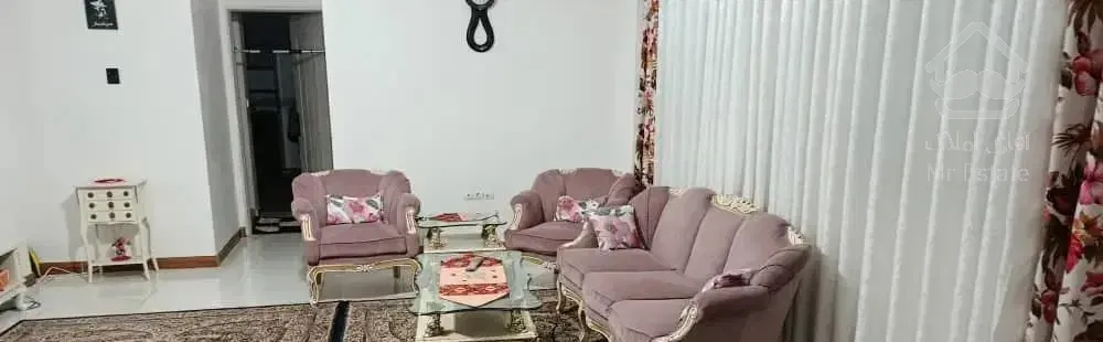 آپارتمان دو خوابه تک واحدی با پارکینگ و انباری