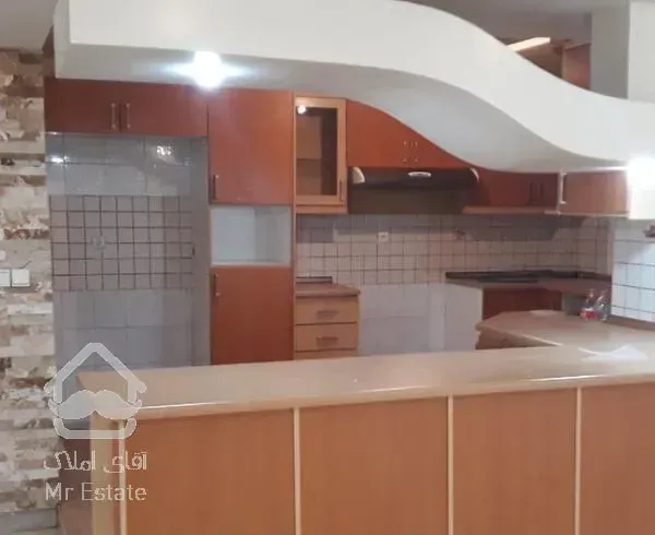 آپارتمان ۱۳۰ متری بالای بلوار رهن کامل  قابل تبدیل