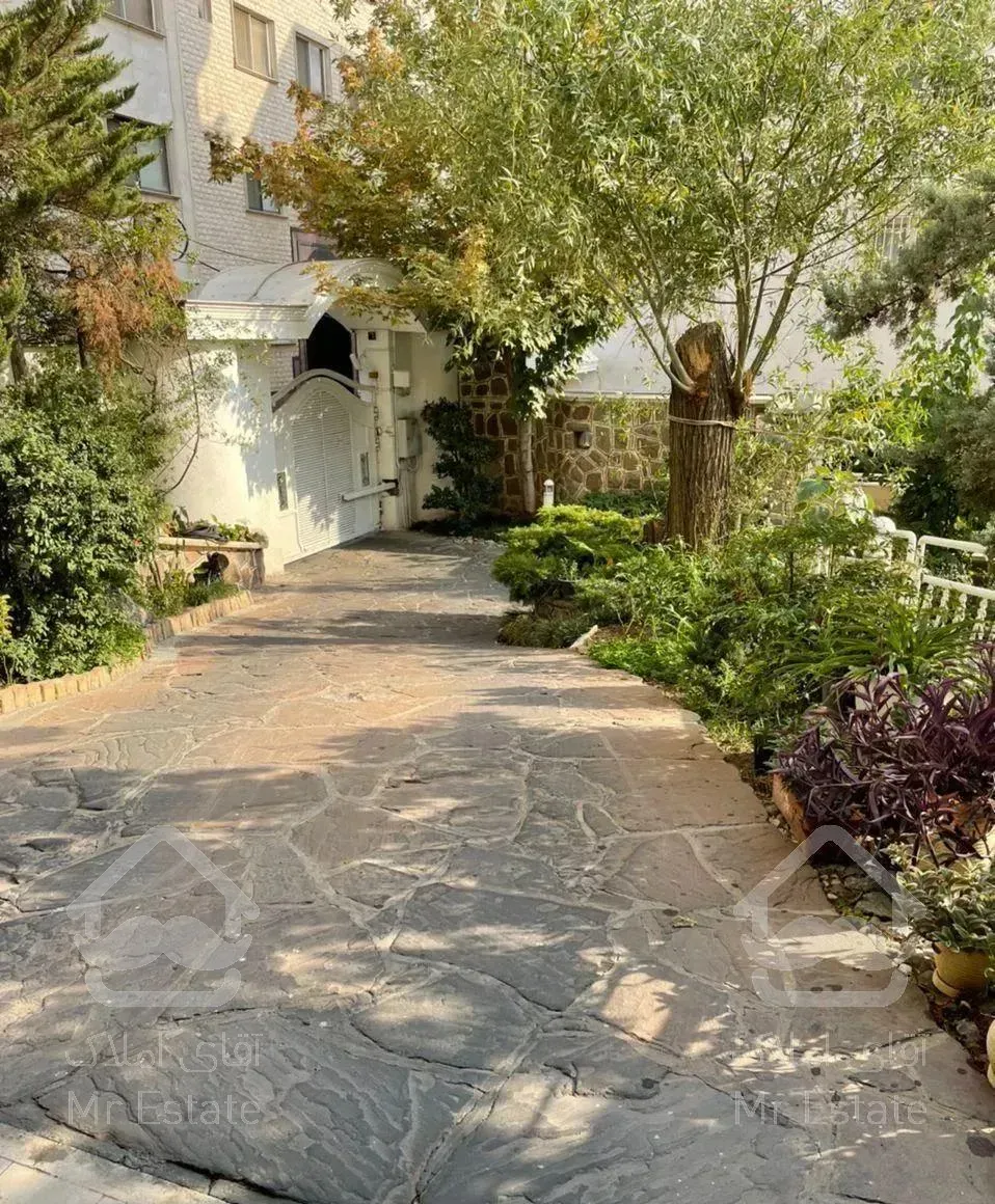 ابتدای دربند مشرف به کاخ سعدآباد