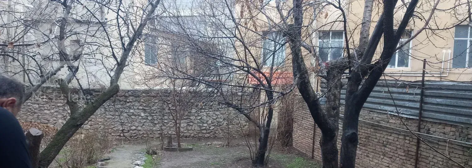 ۳۰۰ متر ویلا ۲۴۰متربنا فروش فوری،فشم