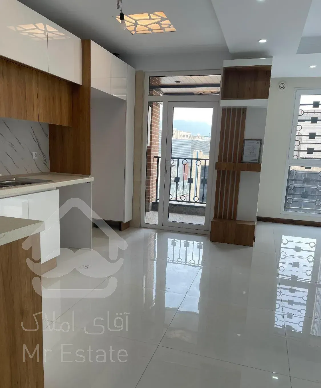 65متر/ نقلی /دریاچه چیتگر/دسترسی عالی/وام دار