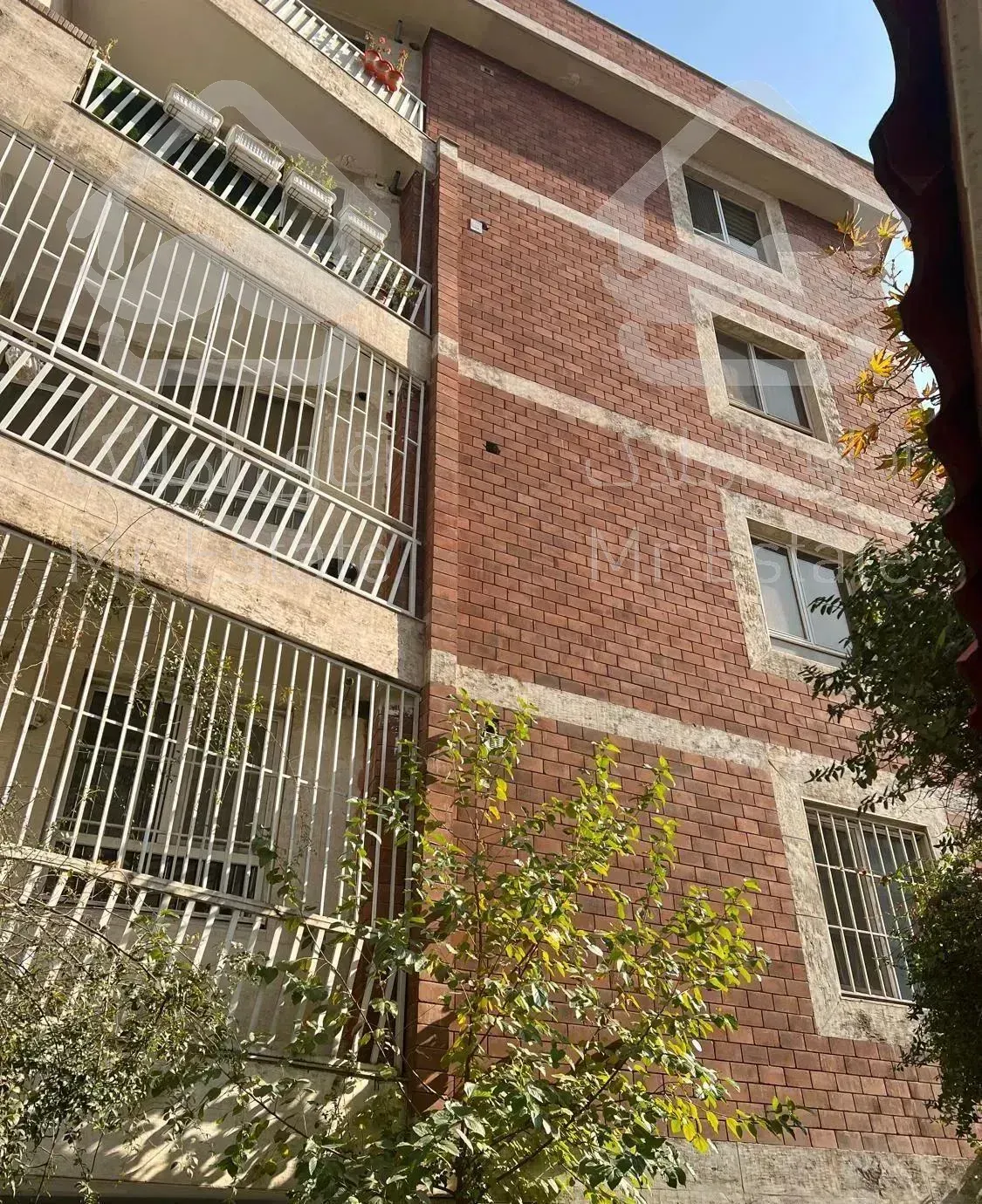 اپارتمان ۱۱۰متری ازگل گلشن شرقی