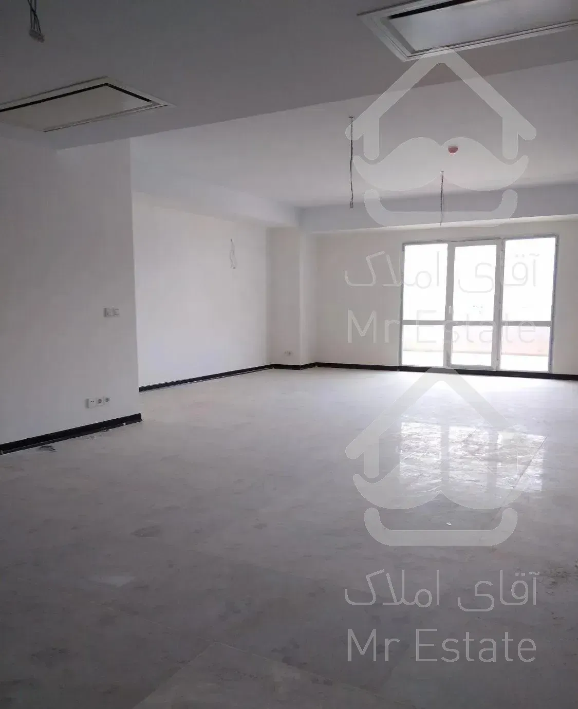 200 متر، سه خوابه، کلیدنخورده، برجG