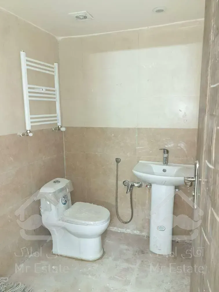 آپارتمان ۹۷ متری خوش نقشه نورگیر شهرک چیتگر