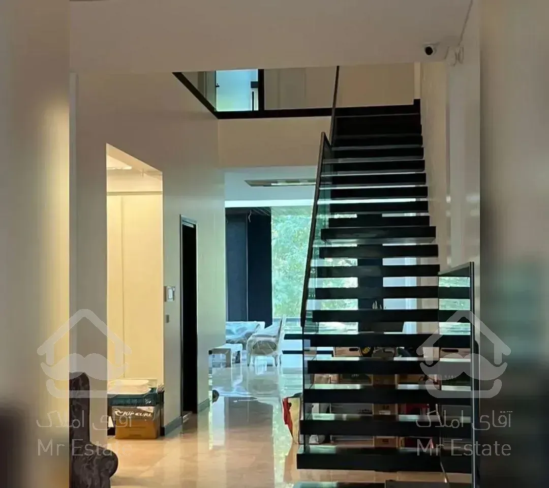 فروش ویلای مدرن 1100 متری فول امکانات / لواسان